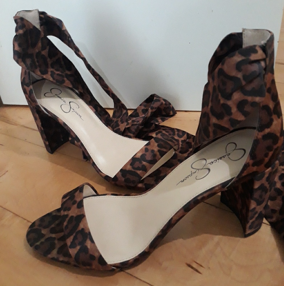 Nwot Jessica Simpson leopard wrap heels